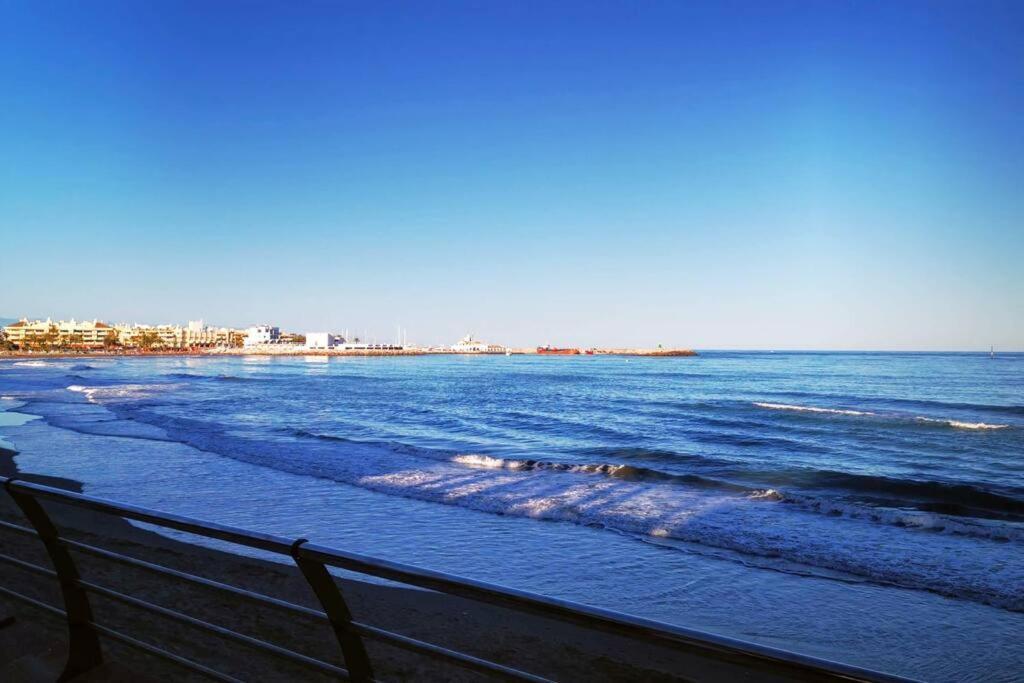 Beautiful Sea Views Cozy Apartment 350 M From Beach Benalmádena Buitenkant foto