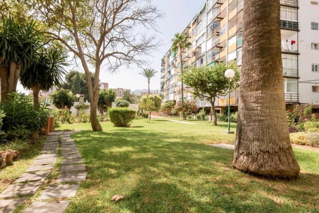 Beautiful Sea Views Cozy Apartment 350 M From Beach Benalmádena Buitenkant foto