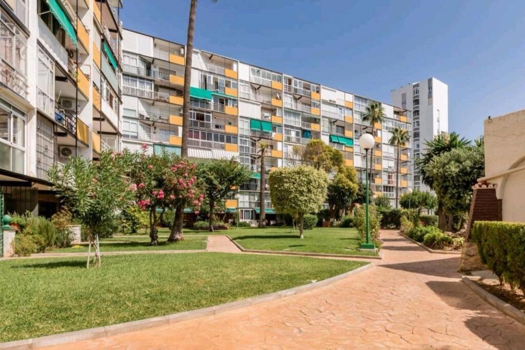 Beautiful Sea Views Cozy Apartment 350 M From Beach Benalmádena Buitenkant foto