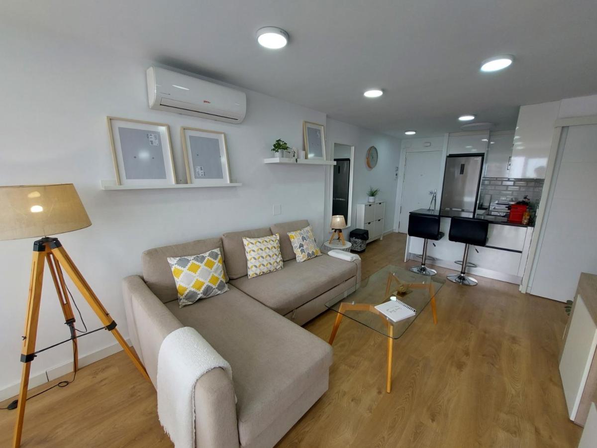 Beautiful Sea Views Cozy Apartment 350 M From Beach Benalmádena Buitenkant foto
